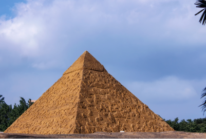 埃及新开放一座有4000年历史金字塔 游客兴奋游览
